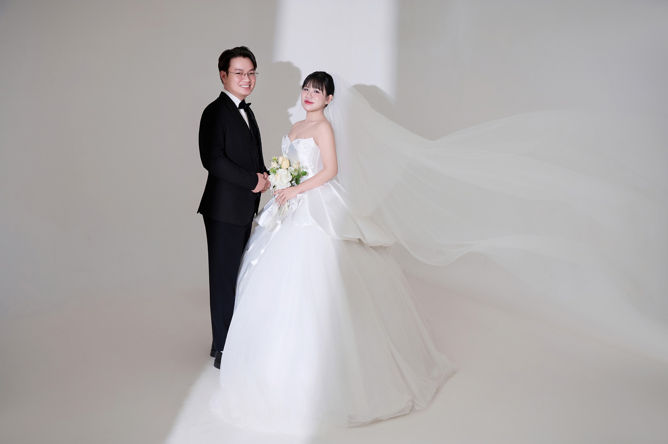 Hiếu Thành & Thúy Hiền